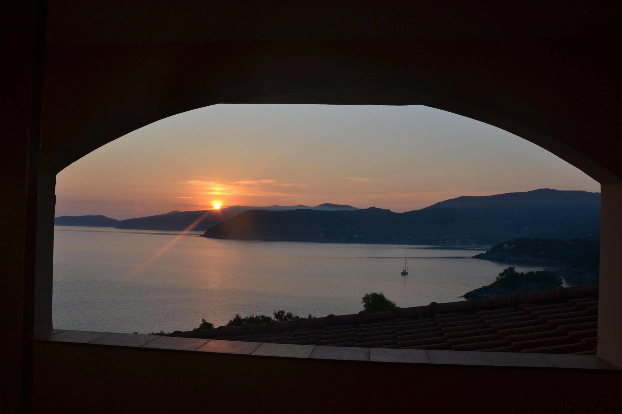 Albergo Le Briciole Bagno-Sprizze Bagian luar foto